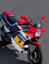 画像: フレディ・スペンサーが駆ったGPレーサー、NS500レプリカ