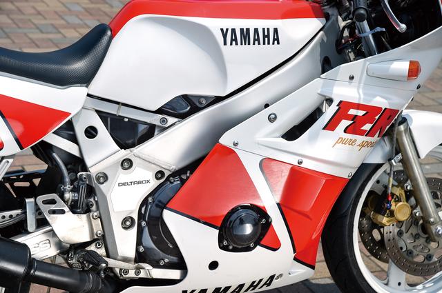 画像: アルミデルタボックスフレームはTT-F3レーサー・YZF400と同レベル、FZ400Rと比較して60%剛性をアップさせながらも軽量コンパクトに仕上げられ、レーシーな走りに大きく貢献。
