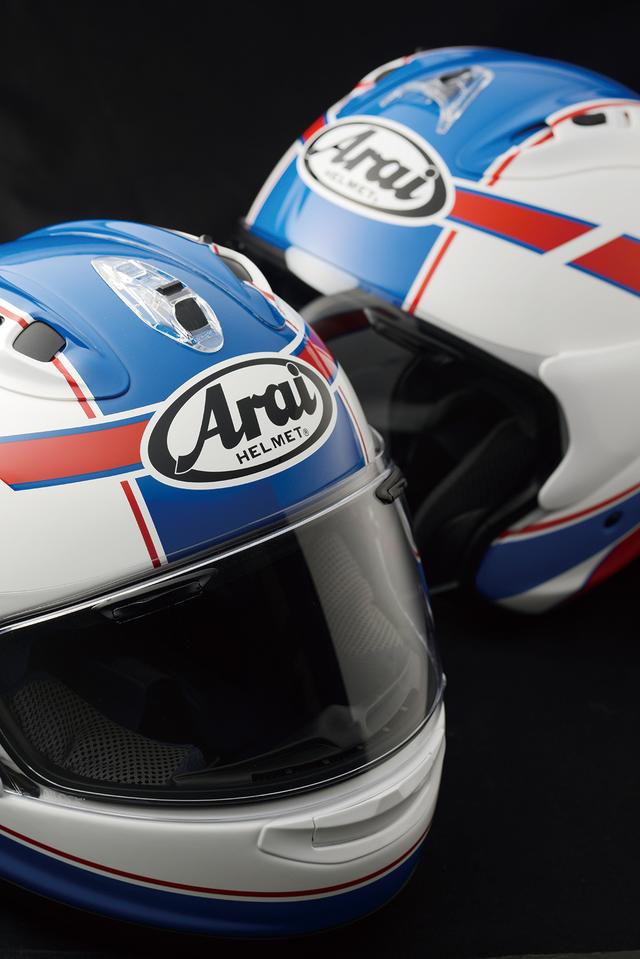 画像: 1993年のWGP500チャンピオン、ケビン・シュワンツ氏のレプリカモデル。シュワンツレプリカを取り扱う東単では、左の写真の2つのモデルのほかに、ケガの影響で引退した1995年のレプリカモデル「QUANTUM-J Schwantz95(シュワンツ95)」(4万9680円)もラインアップしている。思い出の中のシュワンツは、どちらのヘルメット? (左:)東単/Arai RX-7X Schwantz 価格:6万8040円、(右)東単/Arai SZ-Ram4 Schwantz 価格:5万4000円
