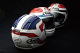 画像: 1985年に前代未聞のWGP250とWGP500のダブルチャンピオンを獲得したレジェンドライダー、フレディ・スペンサー氏のダブルタイトルから、30周年を記念したレプリカヘルメット「RX-7X SPENCER 30th」はアライヘルメットから発売中。また、ホンダでWGP500を戦っていた時代のトリコロール、ヤマハで復帰したときのカムバックカラーは南海部品から発売されている。 (左から) ●Arai RX-7X SPENCER 30th 価格:6万5880円 ●南海部品/Arai RX-7X SPENCER(トリコロール)価格:6万5880円 ●南海部品/Arai RX-7X SPENCER(カムバックカラー)価格:6万5880円