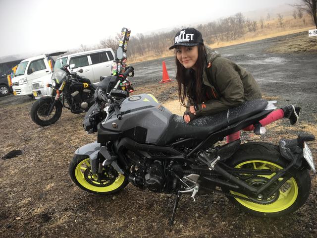 画像: 2014年の登場から、ず〜っと人気者のMT-09。今回のニューモデルは、昨年のミラノショーモーターでも、海外での反応を目の当たりにしました。それから、ずっと気になる、そして好きなバイク。 3気筒エンジンならではのトルク感もあたしは大好き。