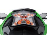 画像: LEDテールランプは“X”パターンに点灯し、後続車にもスポーティなイメージをアピールする。