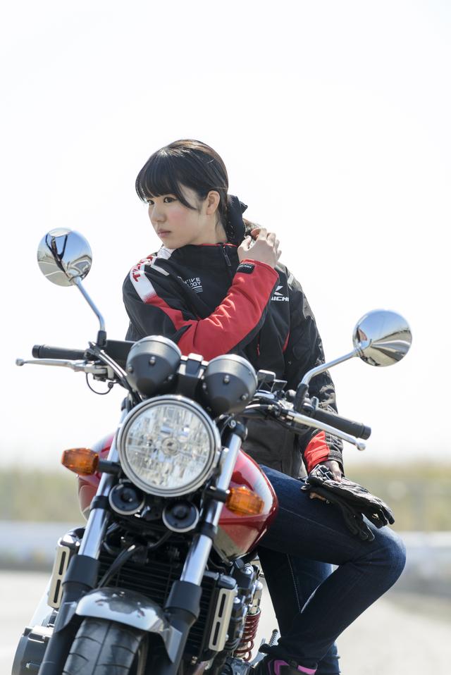 画像: ー髪の毛をなびかせるのって、絡むのが悩みどころですよね…