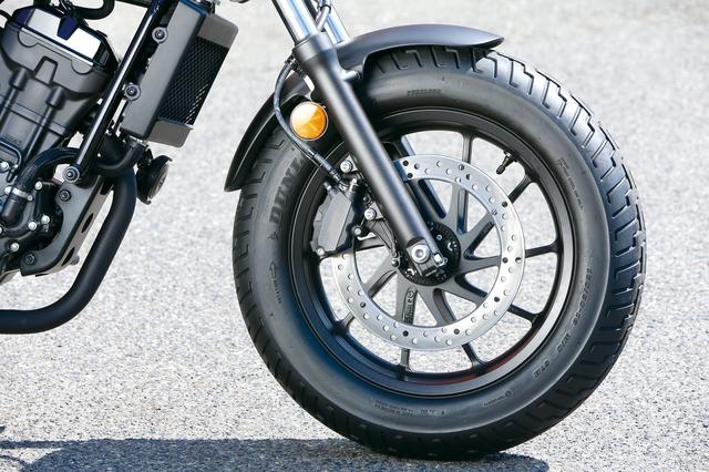 画像: タイヤは前後16インチでF130/90、R150/80。スポーツスターフォーティ−エイトと同サイズという所にカスタムの匂いがする。