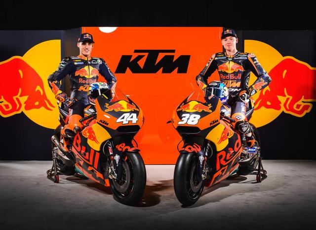 画像: 新規参入のKTMファクトリーチーム 昨年までTECH3ヤマハにいたふたりがレギュラーライダーに収まった