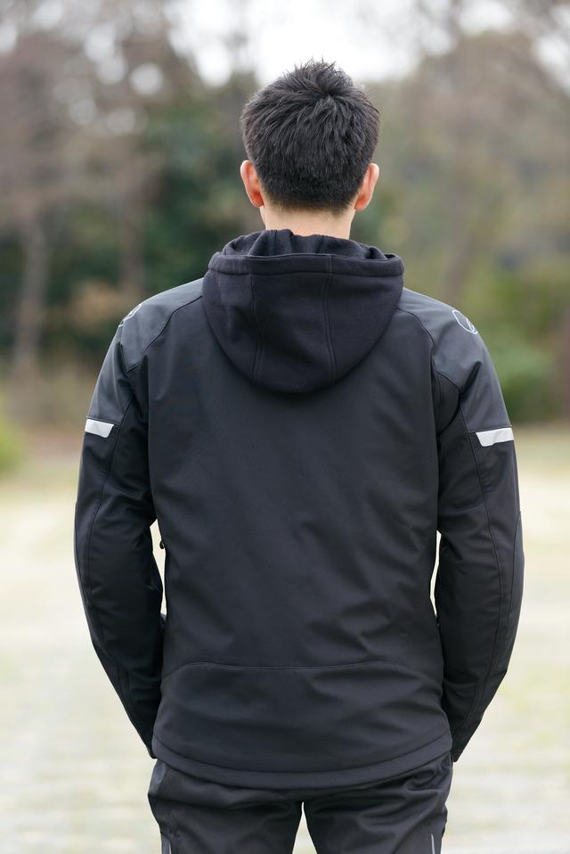 画像2: 単品づかいでもキマるフリースパーカー付き
