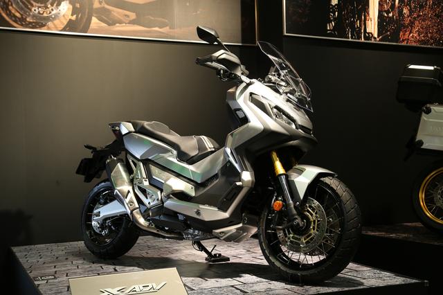画像: 街を走るオフローダーであり、ダートを走るスポーツバイクだ!