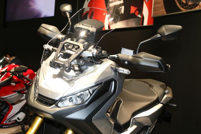 画像: 印象的なデュアルヘッドライト、テールランプ、ウインカーなど、すべての灯火器に高輝度のLEDを採用し、先進的でスタイリッシュな印象を強調。