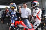 画像: 先導走行やレベルに合わせたレクチャーをしてくれる豪華講師陣もBATTLAX FUN & RIDE MEETING ならではのポイント。左は全日本ロードレース・JSB1000クラスチャンピオンの中須賀 選手で、右は宮城光 氏。