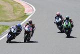 画像: レース後半、高橋→津田の後方で3番手争いの#9藤田、 #23渡辺 、 #104山口 藤田が3番手に上がった瞬間です