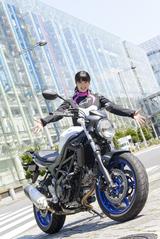 画像: ー普段もバイクに乗ってる時は歌う方なんですか?
