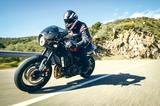 画像: YAMAHA XSR900 ABARTH 最高出力:115PS/10000rpm 最大トルク:8.9㎏-m/8500rpm 現地価格:9999ポンド(約140万円)