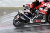 画像: 土曜のJSB公式予選はこんなかんじ カウルにハネられた雨がリアタイヤに… これでライダーはフル加速フルブレーキングフルバンクで攻めていくんです…