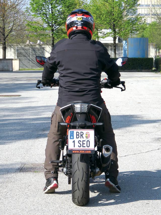 画像3: RIDING POSITION