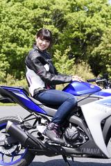 画像: 恒例の“ニーグリップ診断”は?