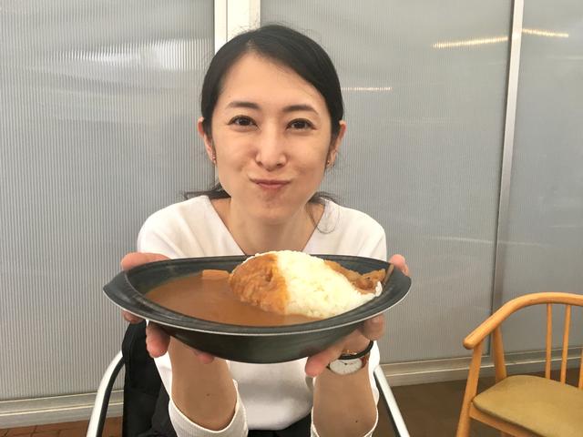 画像: 直前に唐揚げをつまんだので軽めにカレー。