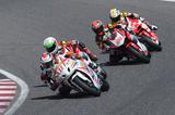 画像: AP250のレース序盤 山本がトップに立つも、逃げ切ることはできません