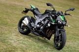 画像: KAWASAKI Z1000 ABS 最高出力:141PS/10000rpm 最大トルク:11.3㎏-m/7300rpm 価格:114万4800円 発売:2017年4月15日
