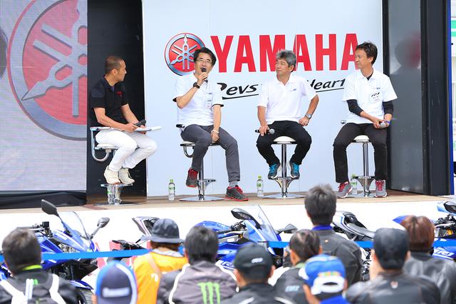 画像: Rシリーズの開発陣である、三輪邦彦さん、西田豊士さん、島本 誠さんによるトークショー。司会はライダースクラブの小川勤編集長。