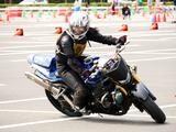 画像: NLの鈴木登紀子選手。GSX-R1000というビッグバイクを颯爽と操っていました。 前日の練習会で「あの人本当にNLなの?」と何人かに聞いたけど、本当にNLでした。(・o・`;)