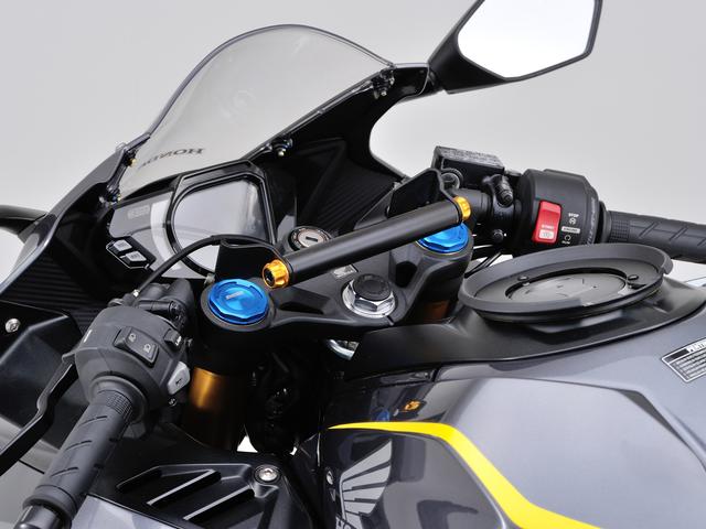 画像: 車種別マルチバーホルダー CBR250RR('17) キャップボルトカラーM8 ゴールド付属 ■4800円 2017年6月下旬発売
