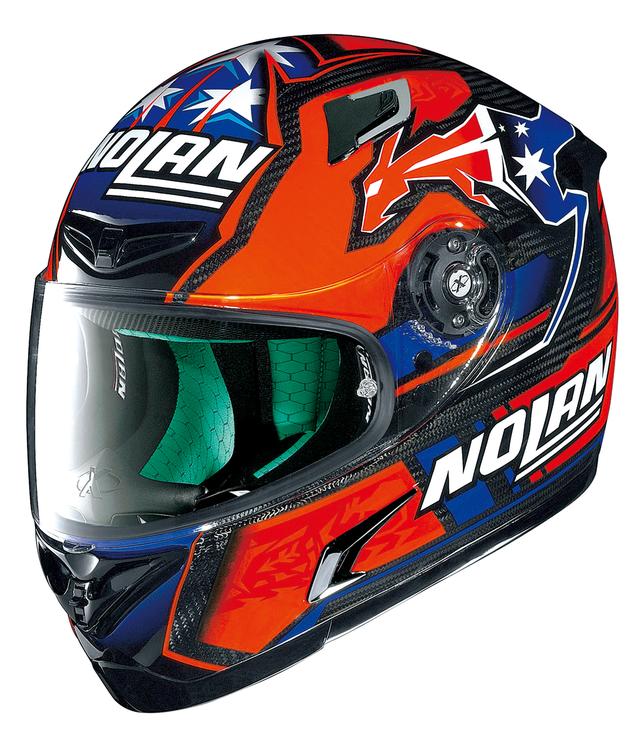 画像: Nolan ストーナー スズカ カーボン/17 8万4500円(税抜) MotoGPでの活躍が記憶に新しいケーシー・ストーナー氏のレプリカ。後頭部には現役時代のゼッケンである「27」が大きく描かれている。