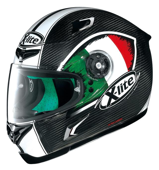 画像: X-lite STREUS イタリア カーボン/5 7万9500円(税抜) カーボン地を活かしたデザインに、イタリア国旗のグラフィックをあしらったモデル。同様のグラフィックで、UKバージョンもラインアップあり。