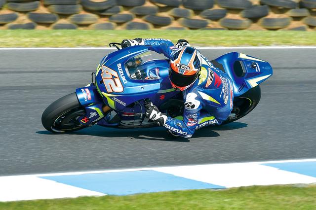 画像: 現在、MotoGPではチームスズキECSTARのA・リンス選手(写真)や、OCTO Pramac RacingのD・ペトルッチ選手が「X-lite」を着用。元世界王者のJ・ロレンソ選手も数年前までは着用していましたねぇ。