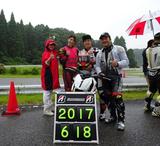 画像: チームブリヂストンのライダーは ブリヂストンの山田さんと全日本J-GP2にMuSASHi RT HARC-PROから参戦中の水野涼選手と……わたし。