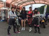 画像: 女性ライダーもいますよ! 今回が初レースにして初サーキット走行だった方も!