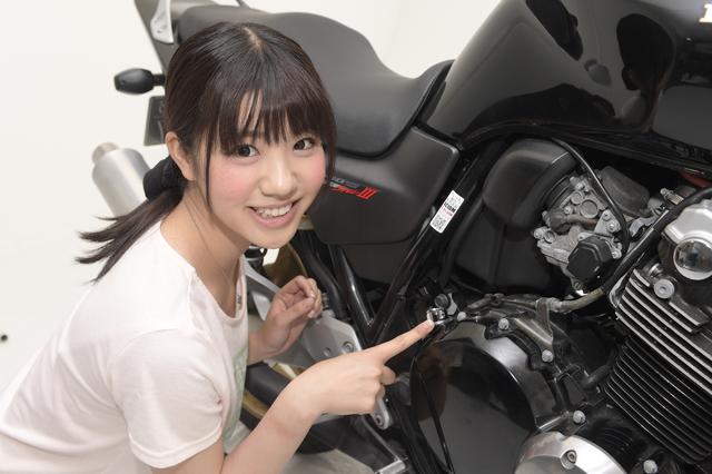 画像1: シルバーとゴールドを中心に装着!