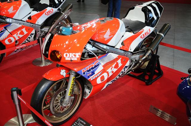 画像: 1990 RVF750
