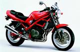 画像: ■SUZUKI バンディット400 1989年6月 GSX-R400Rのユニットをベースに実用回転域での性能をアップさせ、美しいフレームワークが際立つグラマラスなスタイルに包み込んだネイキッド。走りは400ネイキッドのライバル達と比較しても、最もスポーティな味付けであった。またラインナップも豊富で、ロケットカウル仕様のリミテッド、可変バルタイ機構のVCエンジンを搭載したV、そのビキニカウル仕様のVZ等があった。 ●水冷4ストDOHC4バルブ並列4気筒●398cc●59PS/12000rpm●3.9kgm/10500rpm●168kg●110/70-17・150/70-17●59万5000円