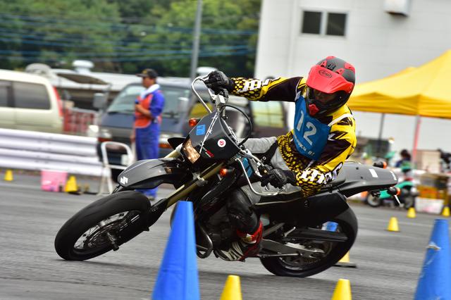 画像: B級1位 三崎雅也選手&DR-Z400SM 1分35秒920