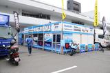 画像: これがチームカガヤマのホスピタリティ! 中にはシェフもいて、チームのプロモーションとかゲストのホスピタリティとか、群を抜いてます!