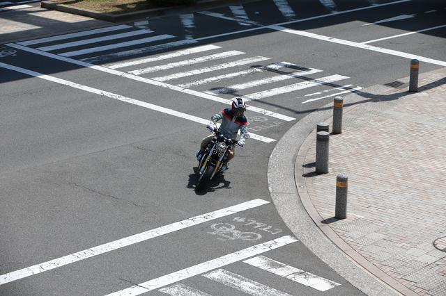 画像: ③交差点はどこを走るべき?