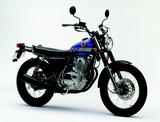 画像: SUZUKI グラストラッカービッグボーイ 2001年3月発売 エンジンや車体は基本的にボルティをベースとしたグラストラッカーと共通だが、ホイールを19・18インチと大径化することで車体をより大柄とした派生バージョン。 ●空冷4ストOHC2バルブ単気筒●249cc●20PS/7500rpm●2.2kgm/6000rpm●123kg●100/90-19・130/80-18●39万4000円