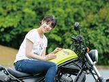 画像: 目を引いているのが、レブルの個性的なスタイリングの象徴というべき燃料タンク。シンプルなデザインだが強く愛着を感じさせるポイントだ。
