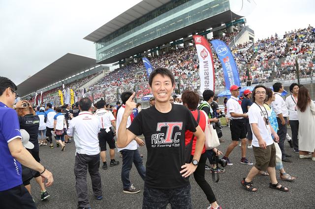 画像: 鈴鹿での福ちゃん。着ているTシャツはガンマロゴじゃないですよ、RGTCロゴですよw これも販売します