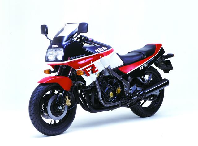画像: YAMAHA FZ750(1985年) ●水冷4ストDOHC5バルブ並列4気筒●749cc●77PS/9500rpm●7.0kg-m/6500rpm●209kg(乾燥)●780mm●20L ●120/80R16・130/80R18■79万8000円(当時)