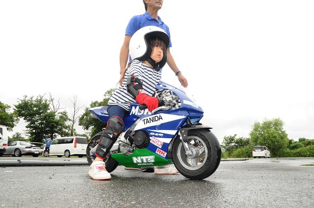 画像: さなちゃんデビューの瞬間! 74に乗りたくて自転車練習がんばりました!