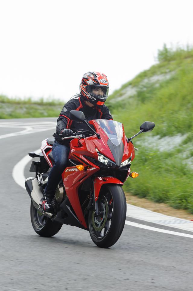 画像: 以前、YZF-R3を試乗した時に、フルカウルスポーツ系の視界が苦手って言ってたけど…。