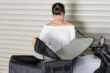 画像: 上面の蓋部分は大きく開く。トリプルフレーム構造なので型崩れせず、荷物の出し入れもスムーズ。