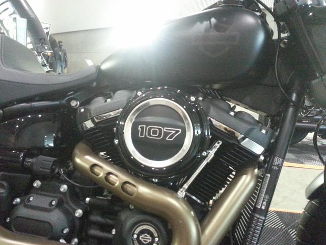 画像: ミルウォーキーエイト107…排気量1745cc ミルウォーキーエイト114…排気量1868cc