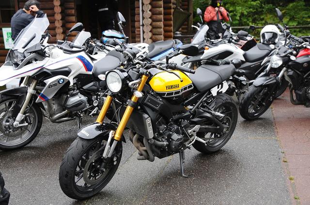 画像: ヤマハからキングの日本滞在期間用にXSR900が! このカラーリングが世界一似合うオーナーさん!