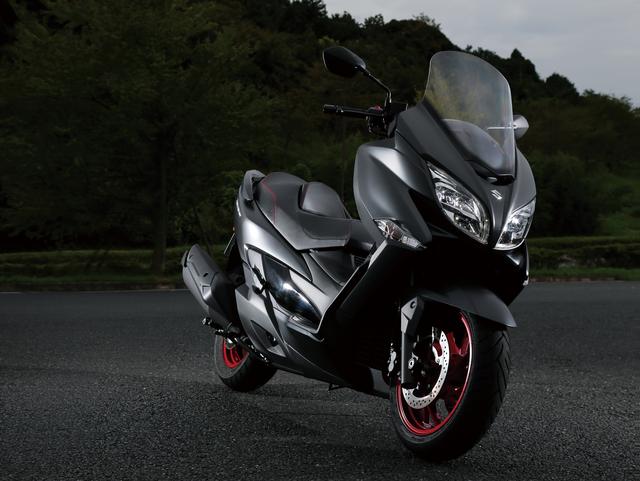 画像: SUZUKI BURGMAN 400 ABS 最高出力:31PS/6300rpm 最大トルク:3.7㎏-m/4800rpm 価格:79万9200円 発売:2017年8月4日