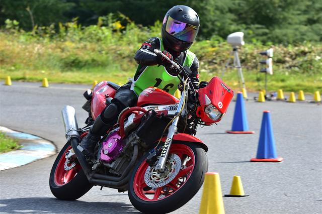 画像: C2級40位・小野田選手&CBR250RR 2分02秒425