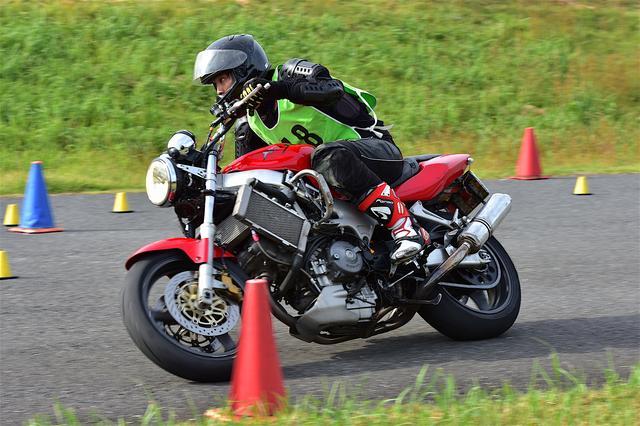 画像: C2級2位・地下選手&VTR1000F 1分50秒069