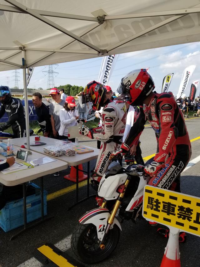 画像: ルービックキューブを一面揃えるというお題で今回も大活躍!!