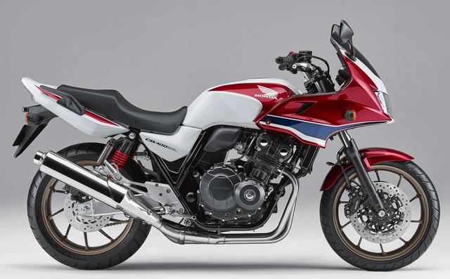 画像: CB400 SUPER BOL D'OR(グリントウェーブブルーメタリック) ■税込価格:97万9560円(※E Packageは104万7600円)